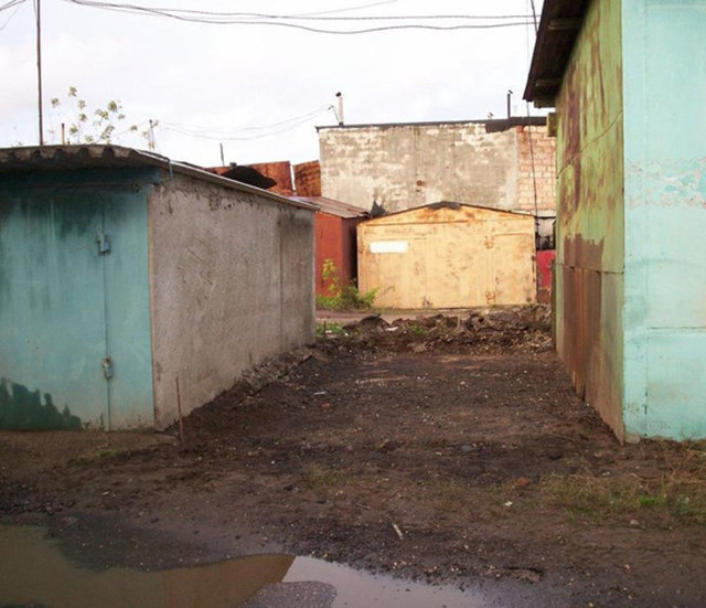 İşte dünyanın en garip evlerinden biri olan bu evin yapım aşaması...