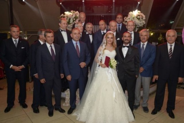 ECEM ERDEM - BATUHAN BAYRAM, FİKRET ORMAN, HÜSAMETTİN ÖZKAN, GÜRSEL TEKİN, AZİZ YILDIRIM, FARUK SÜREN, VEDAT BAYRAM 
