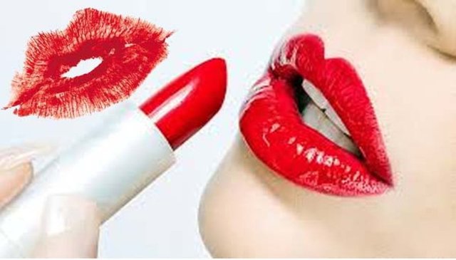 Sertifikalı dudak uzmanı Anna Snodgrass, belli dudak izleri kişiliğiniz, sağlığınız gibi sizle ilgili birçok şeyle ilgili bilgi veriyor. Dudak izinize alarak bu 8 özellikten hangisiyle uyuştuğunuza bakın -  - Kaynak: Mahmure