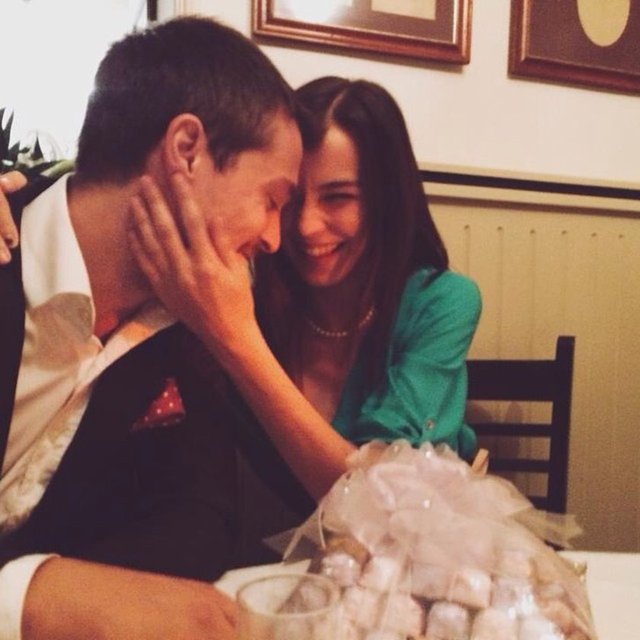 TÜRKÜ TURAN  - Kızı istedi, verdiler:)