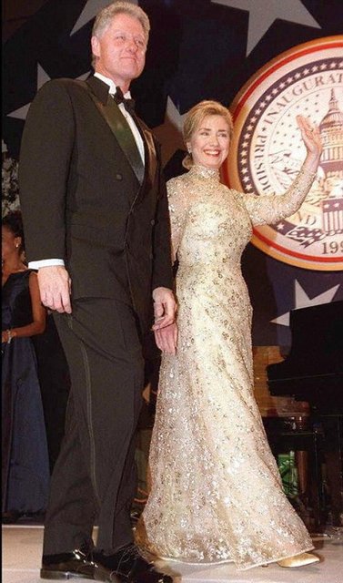 Amerikan moda ikonu Jacqueline Kennedy'den Laura Bush'a kadar ABD First Lady'lerinin bir numaralı tasarımcısı oldu.