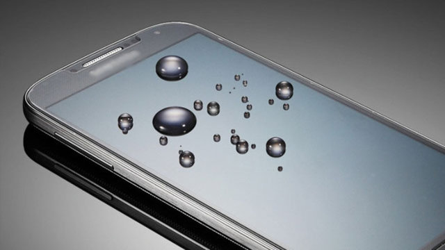 Ekran Temizliği:  - Akıllı telefonunuzun ekranı ve arka kasasınız temizlemek için ekran temizleyici spreyler kullanmalısınız.