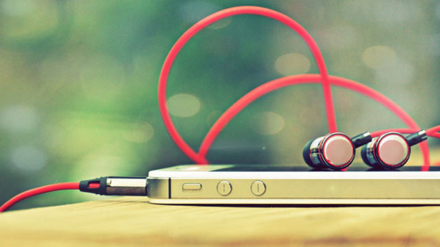 Kulaklık Kullanın:  - Telefonunuzun hoparlör bölgesinde bulunan bakteriler, kulağınızda herhangi bir enfeksiyona neden olabilir.