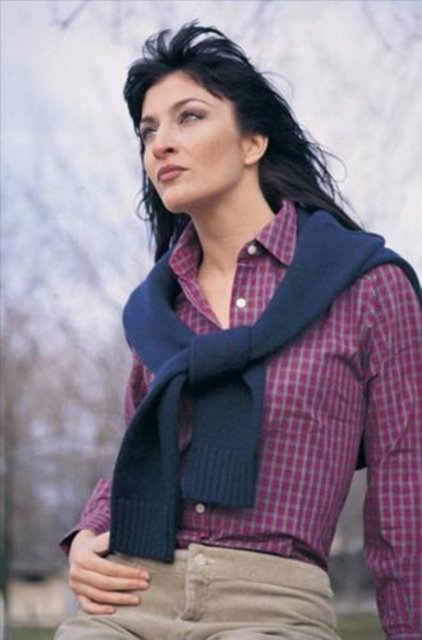 Estetik mucizesi ünlüler! Deniz Akkaya İnternette dolaşan bu fotoğrafı büyük olasılıkla bir kaç kez gördünüz. İlk kez görenler için bir ipucu verelim. Bu fotoğraf günümüzün çok ünlü ve çok aranan mankenlerinden birinin 10 yıl önceki hali.