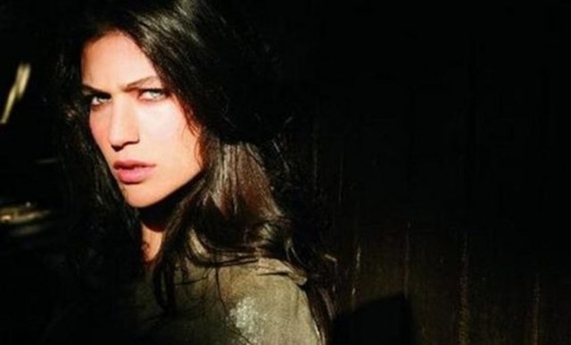 Estetiksiz ünlü güzeller...