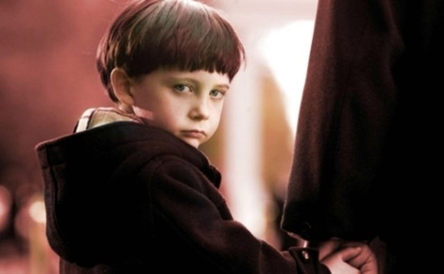 12. En büyük oğlum üç yaşındayken bir gece çığlık atarak uyandı. 'Köpeği kurtarın. Köpeğin canı acıyor.' diye bağırıyordu. Ertesi sabah annemlerin köpeği merdivenlerden aşağı düştü ve bacağını kırdı.