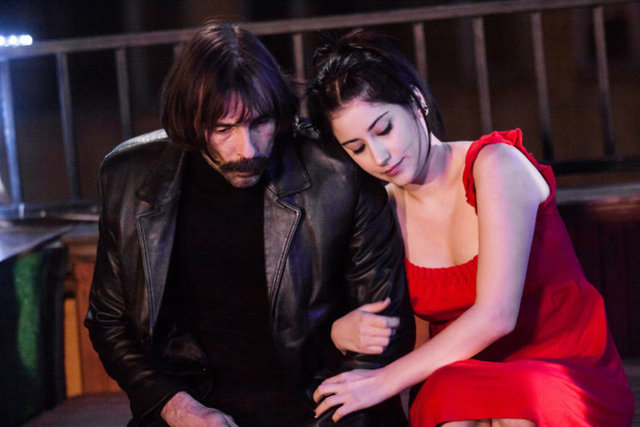 Amerikan Büyükelçiliği'nin Milli Gün Resepsiyonu'na katılan Beşikçioğlu'nu davetlilerin büyük çoğunluğu yeni imajı nedeniyle tanımadı.