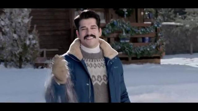 Çalıkuşu ve Muhteşem Yüzyıl gibi dizilerde rol alan Burak Özçivit uzun yıllardır sakal ve bıyıklı imajına herkesi alıştırmıştı... -