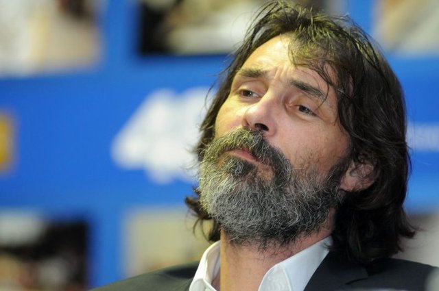 Ünlülerin sakallı sakalsız halleri!Erdal Beşikçioğlu, yeni imajıyla hayranlarını şaşırttı.