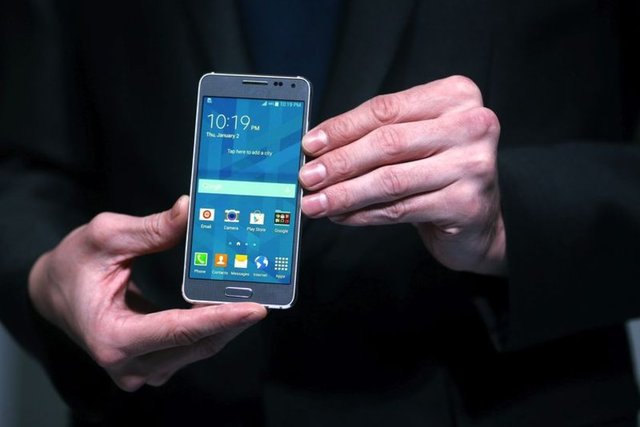 Cihazda çıkarılabilir 1860 mAh Li-ion batarya bulunmakta.