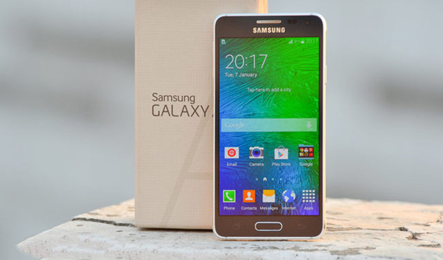 32 GB depolama alanına sahip telefonda iPhonelar gibi MicroHD girişi bulunmuyor. Yani telefonun hafızasını arttırma şansınız yok.