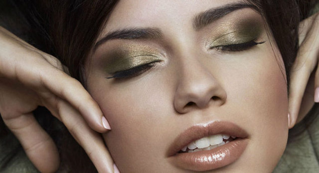 Bu sezon, koyu gri ve şampanya tonundaki farları unutun. Çünkü, yeni sezonun yeni tonları toprak, haki ve bakır olacak.