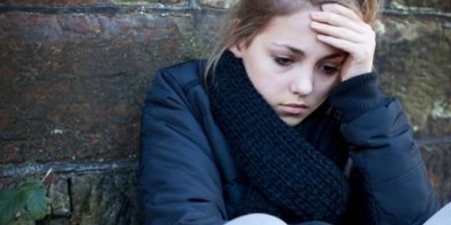 Mutsuz insanlardan uzak durun; unutmayın ki mutluluk gibi mutsuzluk da bulaşıcı ve kimsenin size mutsuzluğunu bulaştırmaya hakkı yok.