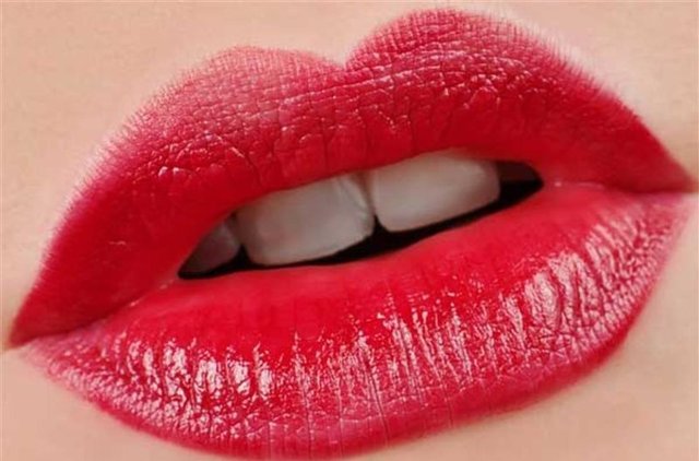 Dudakların da bu kurumadan nasibini aldığını unutmayın.