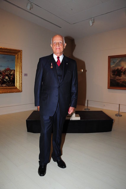 İNAN KIRAÇ 