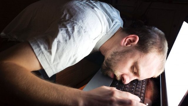 Bu değişikliğin sebebi akşam 9 sularında gece kuşlarının motor korteksinde hareketliliği artmasıdır.