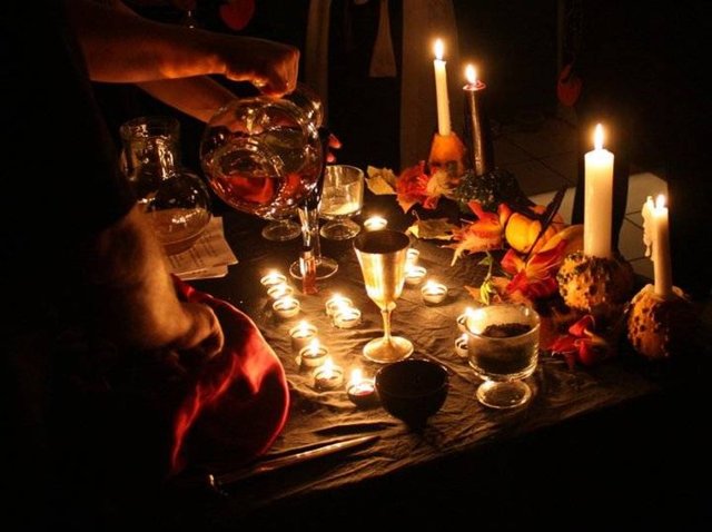 İrlanda ve İskoçya'da Samhain, Kelt takviminde bir yılın bitiş gününe denk geliyor.