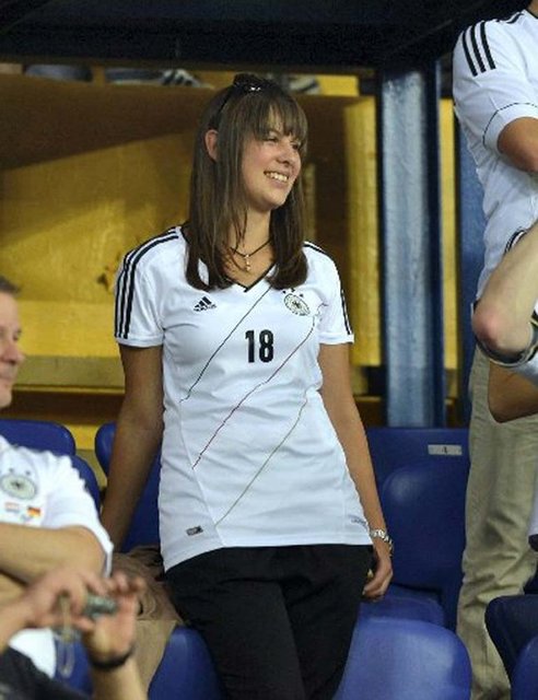 - Jessica Farber - Toni Kroos (Real Madrid)