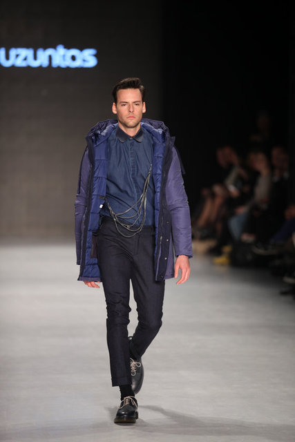 MercedesBenz Fashion Week Istanbul'un açılış defilesini moda dünyasının erkek giyiminde öncü ismi Hatice Gökçe, seyahat etmeyi seven gezgin erkekler için tasarladığı "Seyyah" adlı yeni koleksiyonu ile yaptı.