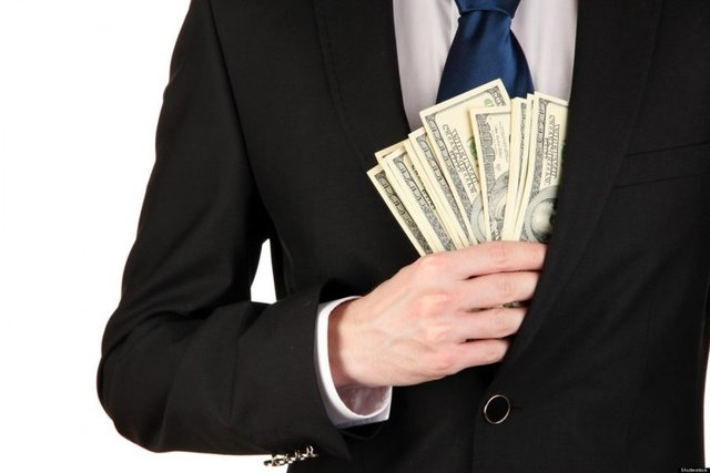 202 bin dolar emekli maaşı: Ofisten çıktıktan sonra, başkan ve ailesi monoton üst-orta sınıf hayatlarına geri dönmüyorlar.