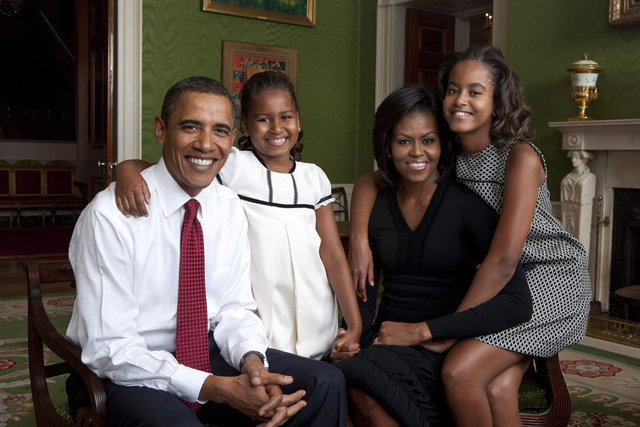 Belki dünyanın en stresli işi gibi gelebilir size ama Obama ailesinin hayatı aslında parmak ısırtıyor. İşte Obama'ların inanılmaz lüks hayatı.