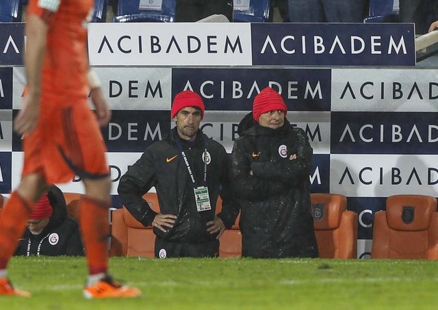 - 4.yıldız için kek kalıbına girdiler ama meğer her maç 4 yemek için girmişler