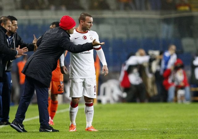 - Aramızda para toplasak Prandelli ne ister?