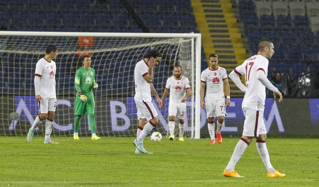 - Galatasaray danışma hattı: 444 444