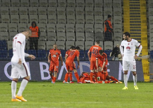- Sergen Yalçın: 4. yıldız diyorsun, 4  yiye yiye gidiyorsun. Ne olacak bu iş?