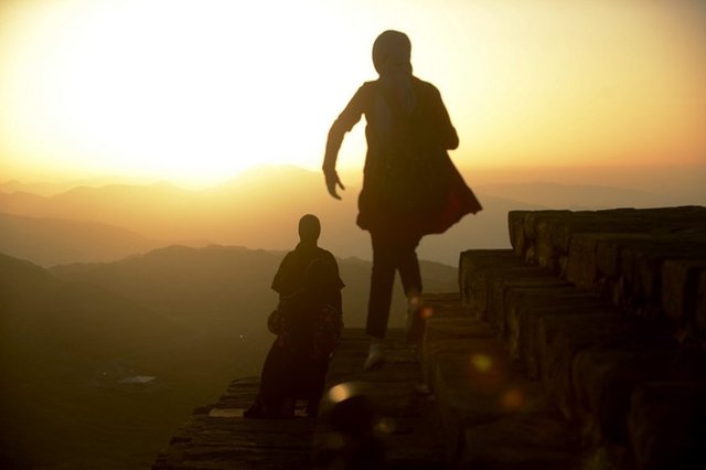 Nemrut'ta gün batımı izlemek.
