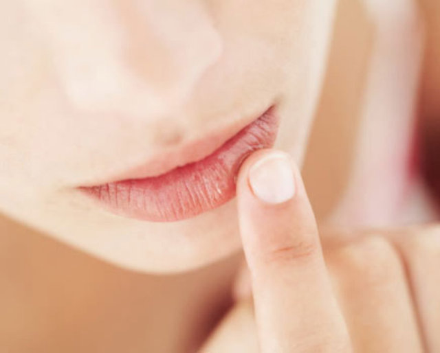 Çünkü dudaklarınızdaki mukoza tabakası hemen her şeyi kolayca içeri buyur eder.