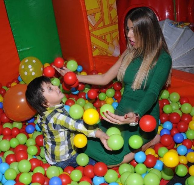 Simge Tertemiz, 3 yaşına basan oğlu Kayra için doğum günü partisi düzenledi.