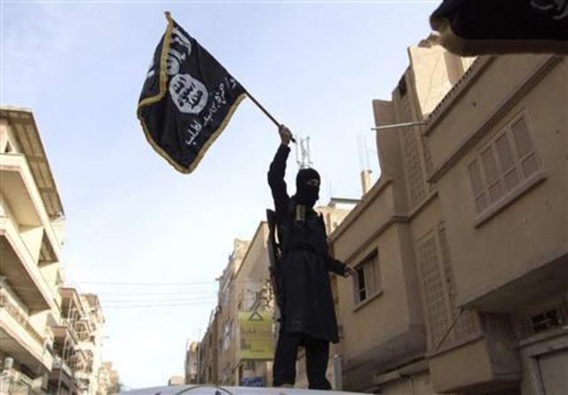 Örgütün yeni 'Bin Laden'i olarak tanımlanan Bağdadi'nin sert kimliği öne çıkıyor. Girdiği her toprakta bulunanlardan kendi örgütüne biat etmesini isteyen Bağdadi'nin örgütü, kendisi dışındaki çoğu grubu islamdan çıkmış olarak tanımlıyor.