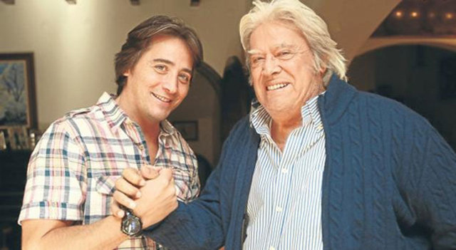 Murat Cüreklibatur (Cüneyt Arkın'ın oğlu): Londra'da Central Saint Martins Sanat Okulu'nda yüksek lisans eğitimi aldı. Okulun yıllık ortalama fiyatı: 15.000 GBP (Sterlin)