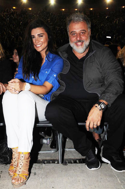 Oyuncu Selen Görgüzel kızı İlknaz Görgüzel'i üniversiteye yazdırdı. Ankara Bilkent İç Mimarlık bölümünü kazanan kızını tebrik eden Görgüzel sosyal medyada paylaştığı bu fotoğrafın altına şunları yazdı.