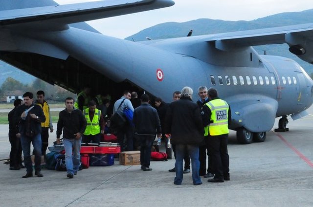 Türkiye Taşkömürü Kurumundan (TTK) 20 kişilik ekip, maden ocağında mahsur kalan işçilerin kurtarılma çalışmalarına katılmak üzere askeri uçakla Konya'ya hareket etti.