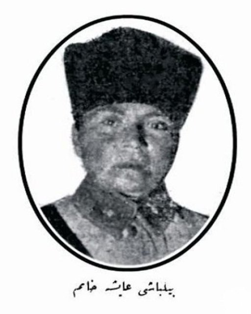 Binbaşı Ayşe: -  - Gazi Ayşe Altıntaş, Selanik doğumludur. Eşi Kafkas cephesinde Şehit düşünce milli mücadeleye katılma kararı almıştır.