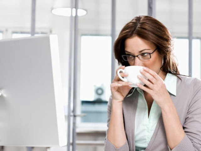 Miktarına ve sıklığına dikkat ederek gün içerisinde kahve tüketebilirsiniz.