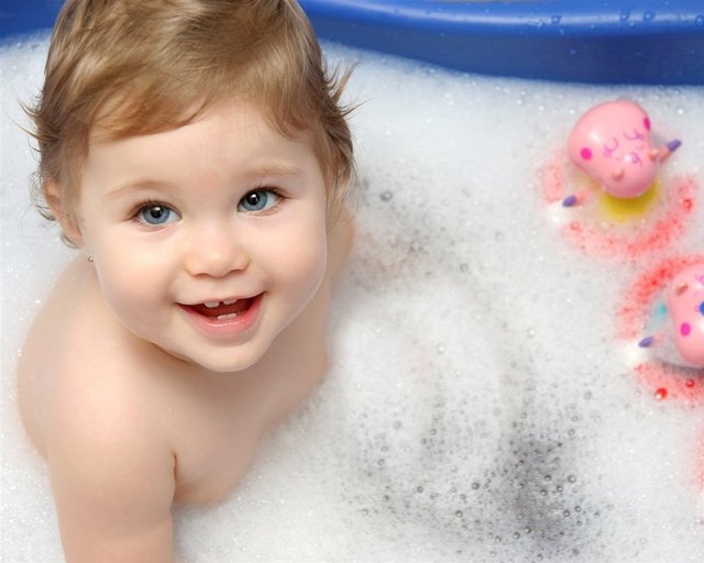 Ruslara 87 nüfus katan bu adamın ilk karısıyla ilgili şüpheler olsa da hala Guinnes dünya rekoru 69 çocuk doğurma ile Vassilyev'in karısında.