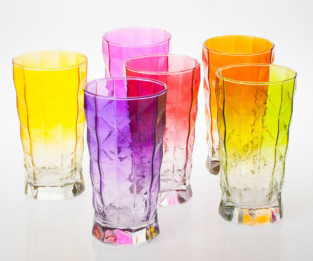 Alkol yüzünüzün şişmesine sebep olur; şiş indiğinde de gerilmesine ve kırışmasına yol açar.