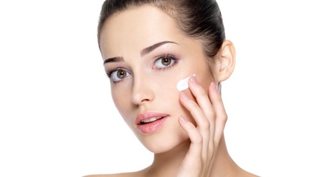 O kremi el altında tutun!