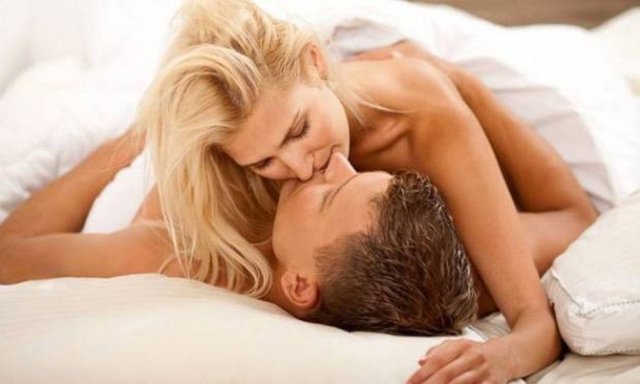 Seks sırasında penis protezinin kopması üzerine bir kadın kocasından boşanma kararı aldı.