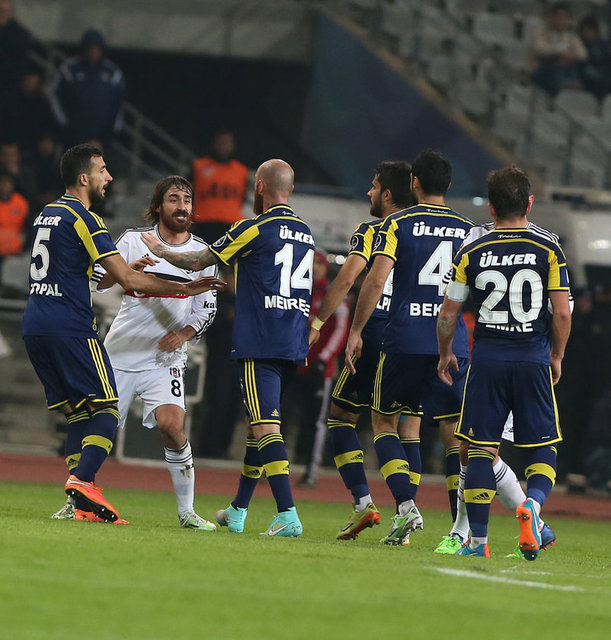 Caner Erkin, hakemden kırmızı kart isteyince Olcay, Caner'e tepki gösterdi. İki oyuncu arasında bir süre gerginlik yaşandı.