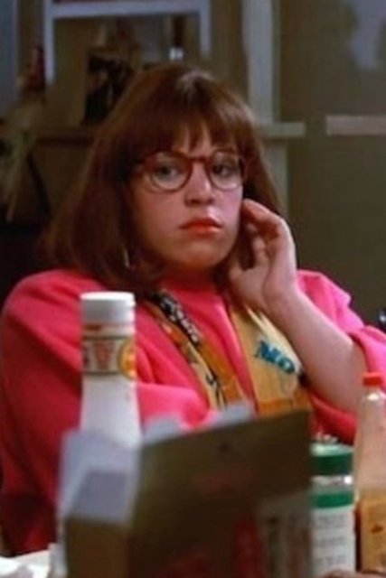 Wendie Jo Sperber, Linda McFly iken - 29 Kasım 2005'te kanserle savaşını kaybeden Sperber ölümünden 4 yıl önce Los Angeles'ta kanser hastaları ve aileleri için bir destek grubu olan weSPARK Kanser Destek Merkezi'ni kurmuştu.  -