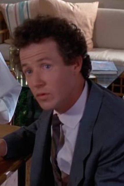 Marc McClure, Dave McFly iken - McClure en çok Christopher Reeve'nin Süpermen filmindeki rolüyle tanındı. Ancak aynı zamanda Reeve'in dışında 4 filmde de oynayan tek aktördü.  -