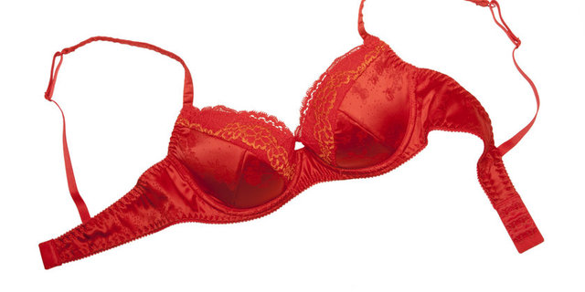 Açık bırakılan ya da sonradan açılan kopçalar, sütyeninizin kaymasına ya da kıyafete takılıp yırtmasına sebep olabilir.