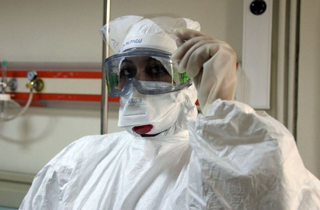 8-MERS-CoV olan biri ile yakın temas olursa ne yapmalıyım? - Son 14 gün içinde teyit edilen MERS vakaları ile yakın temas olursa, sağlık sağlayıcısına başvurulması öneriliyor.
