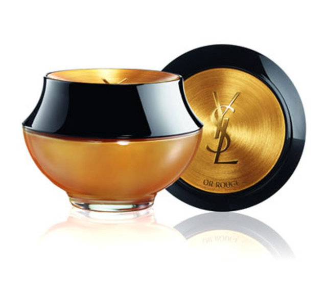 Yves Saint Laurent or Rouge Eye Cream, Atlas Dağları'nın yüksek tepelerinden toplanmış olan ve değeri altından bile yüksek olan safran çiçeği özleri kullanılarak yapılmış, onarıcı ve yenileyici etki sağlayan, harika bir krem. 560 TL.