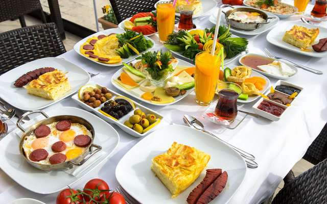 Kahvaltı öğününün ne kadar önemli olduğu konusunda onca yazı okumanıza rağmen hala evden sabahları hiçbir şey yemeden mi çıkıyorsunuz?