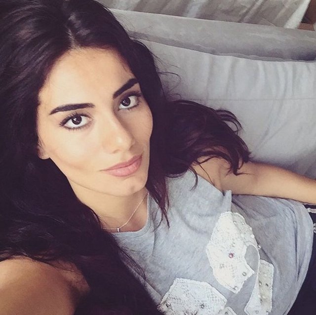 Bozar'ın fotoğrafları kısa sürede takipçileri tarafından yorum ve beğeni yağmuruna tutuldu...